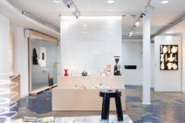 Set design with ceramic objects