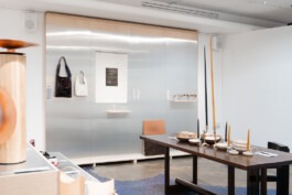 Set design with ceramic objects